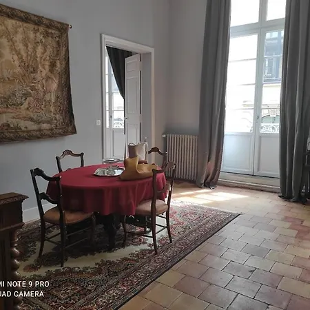 La Barbes Apartment