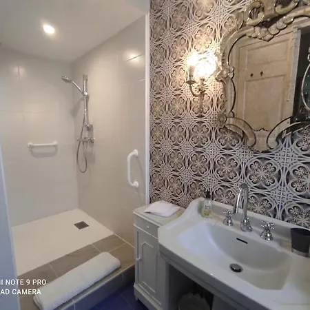 Le Logis Barbes Apartament